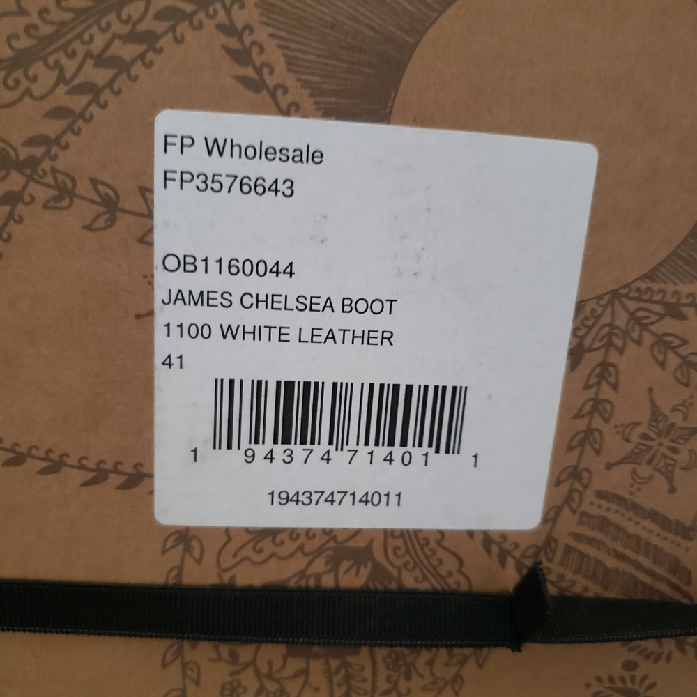 Free People James leather chelsea ankle boots  size 41 US 11 new in box - Picture 8 of 9